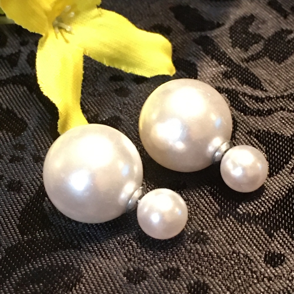 Double-sided Pearl Earrings